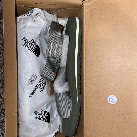 THE NORTH FACE SKEENA SANDALS WOMEN'S AGAVGRN VNTGWHT Womens Size 5 - Picture 6 of 7